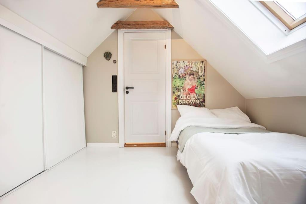 New! Modern Top Floor Apartment In Historic Area! Bergen Exteriér fotografie