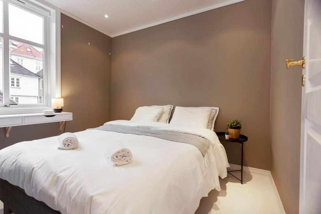 New! Modern Top Floor Apartment In Historic Area! Bergen Exteriér fotografie