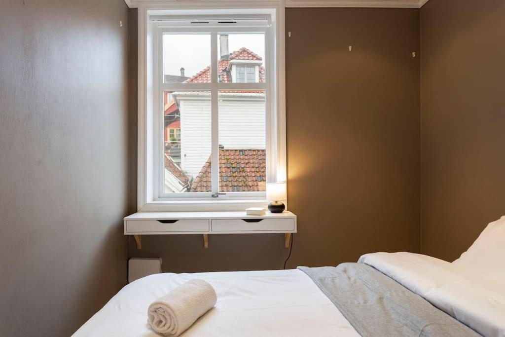 New! Modern Top Floor Apartment In Historic Area! Bergen Exteriér fotografie